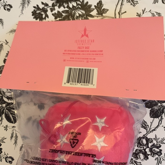 Jeffree Star Fuzzy Dice - Picture 2 of 4
